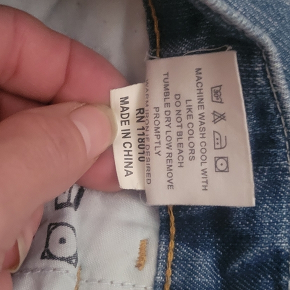 Rare Find-Vigoss Womans Embroidered Strait Leg Jeans - Picture 14 of 16